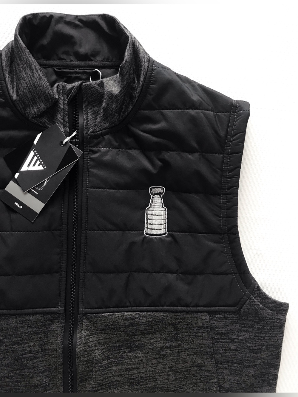 NWT Levelwear Hybrid Golf Vest Logo Stanley Cup Mens M Grey Black